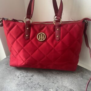 TOMMY HILFIGER  RED QUILTED BAG