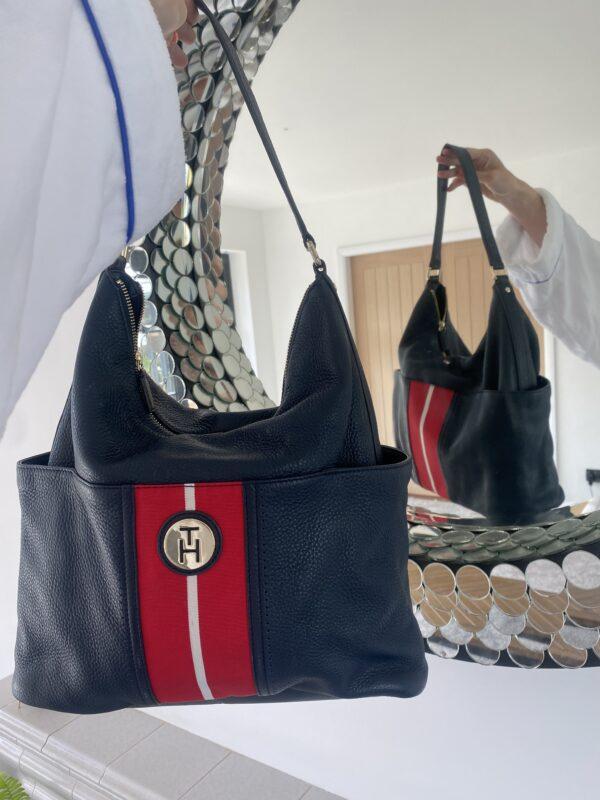 TOMMY HILFIGER ICONIC LEATHER BAG