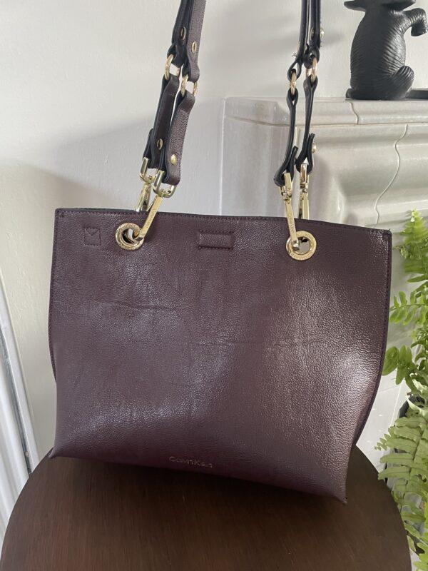STUNNING CALVIN KLEIN BURGUNDY BAG - Image 6