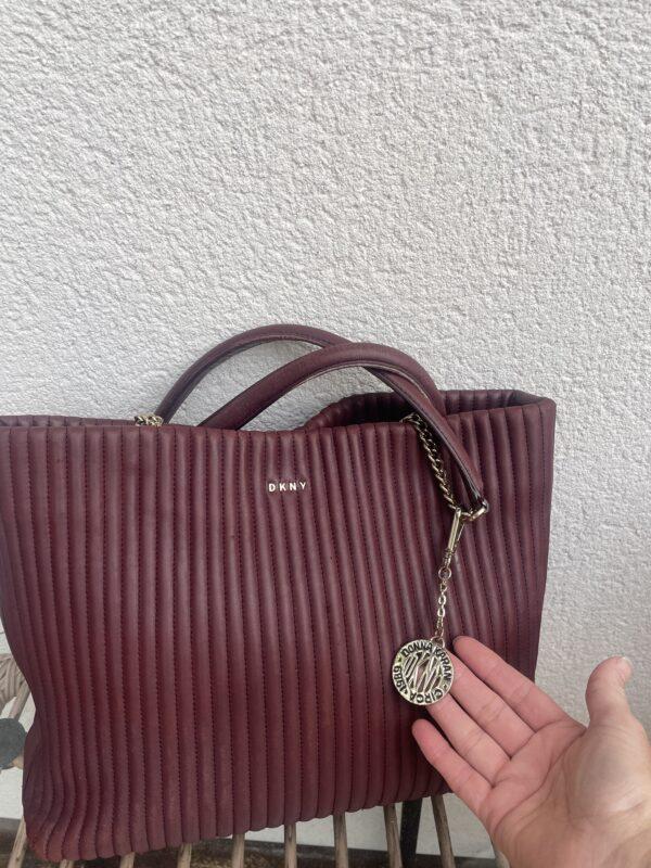 DKNY Women's Gansevoort Pinstripe Quilted Shopper Tote Bag - Plum / Burgandy - Image 4