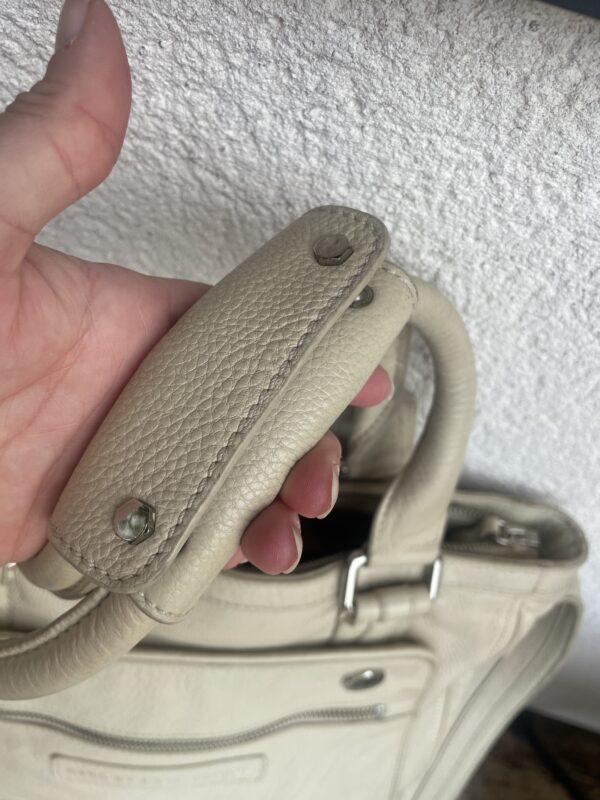 MARC JACOBS LEATHER LARGE BAG - CROSS BODY / OVERNIGHT/ EVERYWHERE 🤍 STONE COLOUR - Image 4