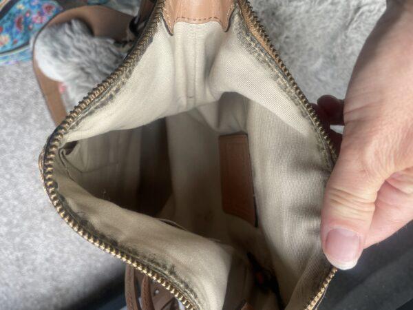 COACH VINTAGE CROSS BODY BAG - Image 4